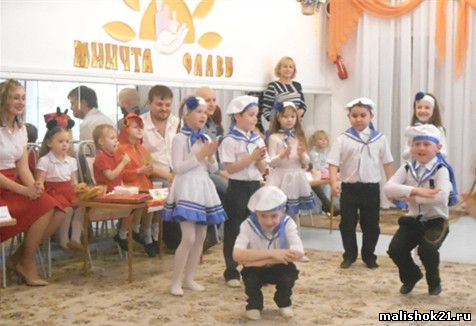 Музыкально-танцевальная композиция «Салажата» в исполнении детей групп «Облачко», «Улыбка»